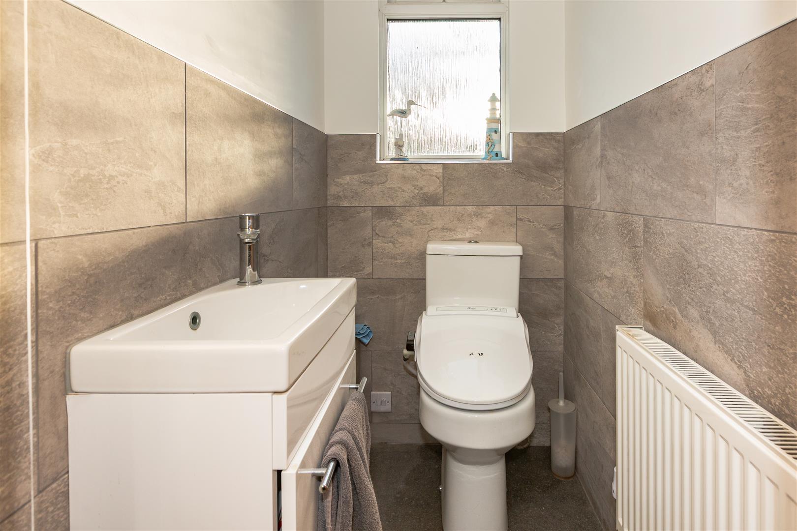 Woodfield Avenue, Pontlliw, SWANSEA, SA4 9EQ